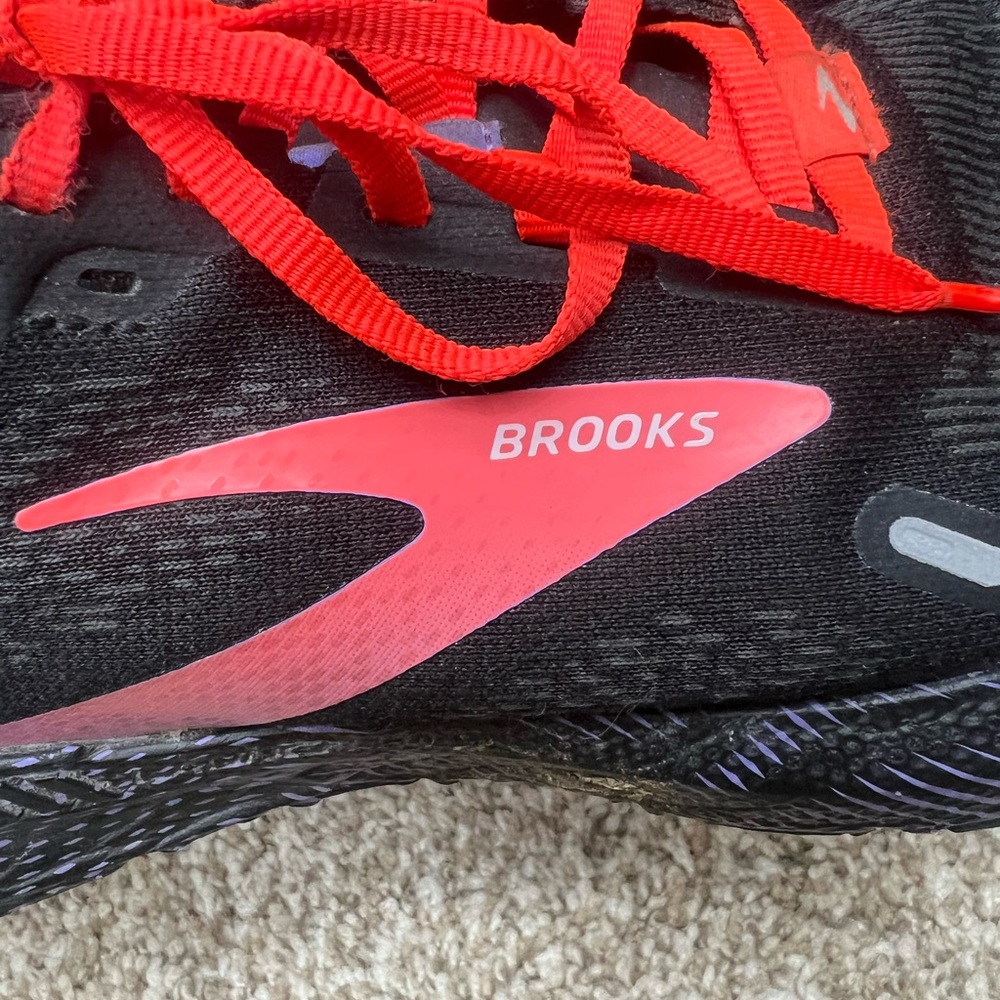 Brooks Black Sneakers with Bright Coral Logo and Red Laces - Picture 8 of 10
